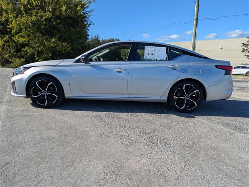 Used 2024 Nissan Altima 2.5 SR Sedan