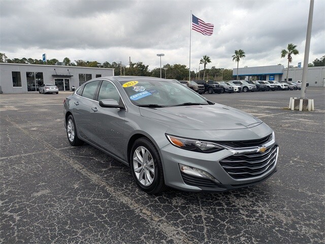 2024 Chevrolet Malibu 1LT photo 2