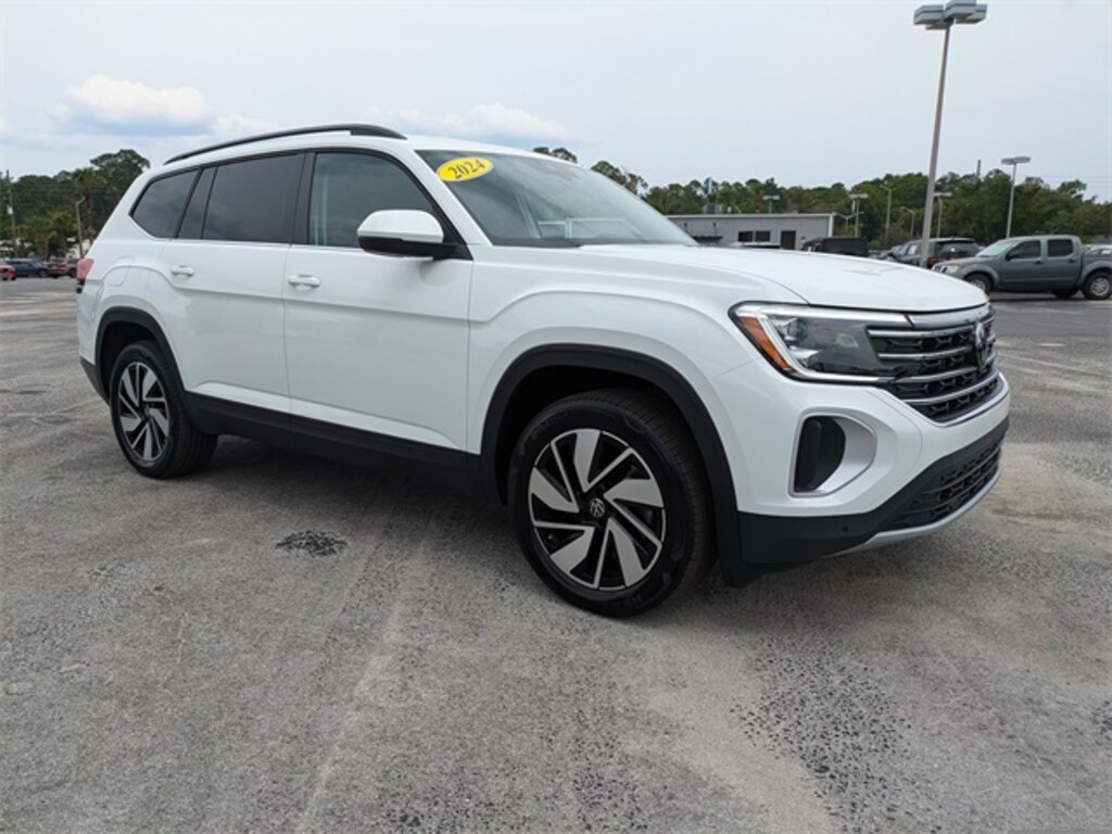 Used 2024 Volkswagen Atlas 2.0T SE w/Technology SUV
