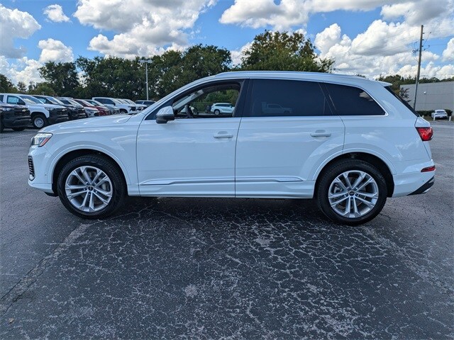 2025 Audi Q7 55 Premium Plus photo 4