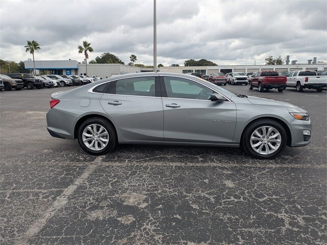 2024 Chevrolet Malibu 1LT photo 3