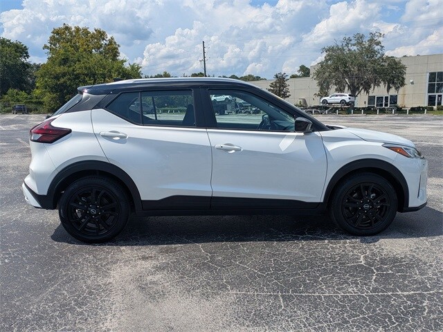 2023 Nissan Kicks SV photo 3
