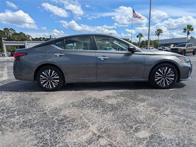 2024 Nissan Altima 2.5 SV photo 3