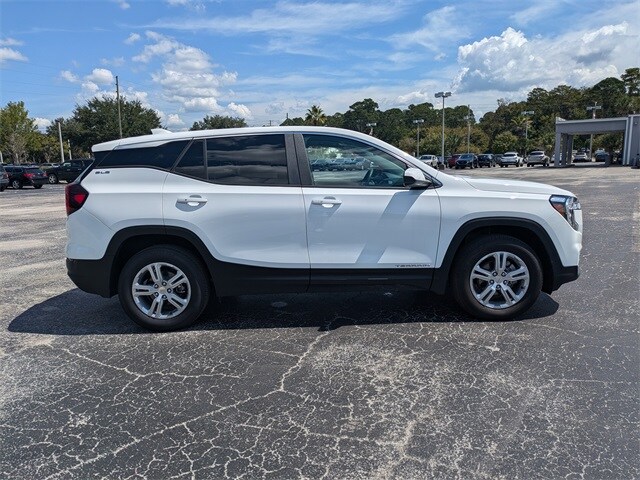 2024 Gmc Terrain SLE photo 3