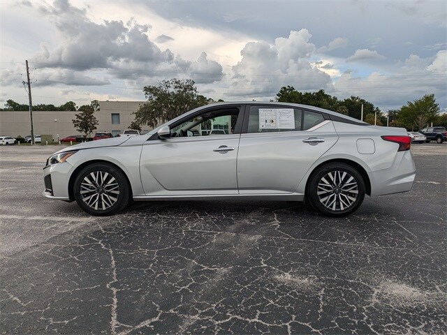 2023 Nissan Altima 2.5 SV photo 4