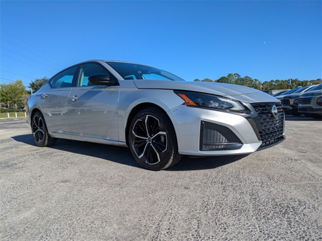 Used 2024 Nissan Altima 2.5 SR Sedan