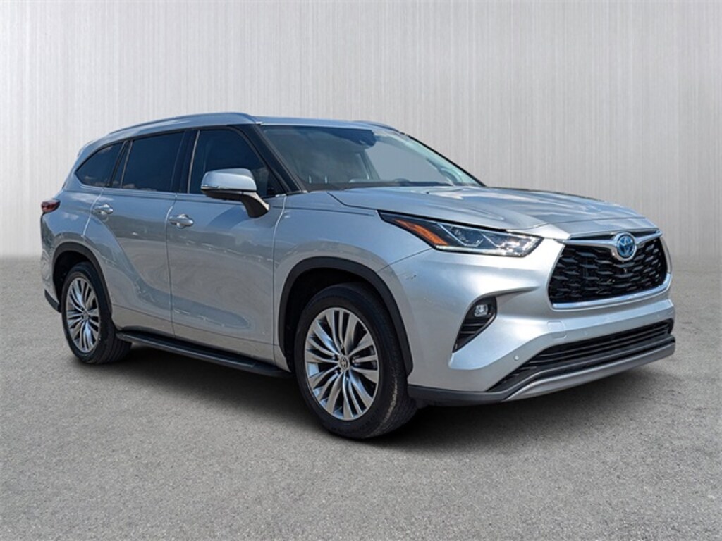 Used 2023 Toyota Highlander Hybrid Platinum SUV