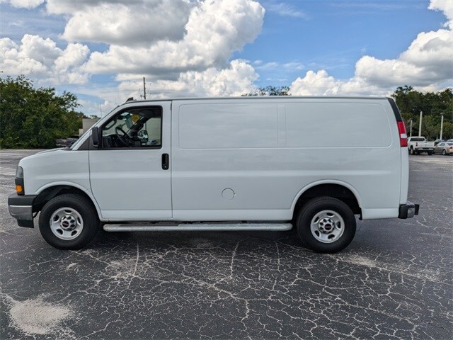2024 Gmc Savana Cargo 2500 photo 2