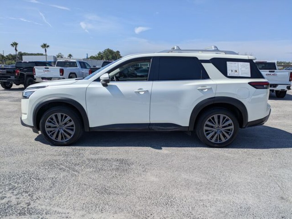 Used 2023 Nissan Pathfinder SL SUV
