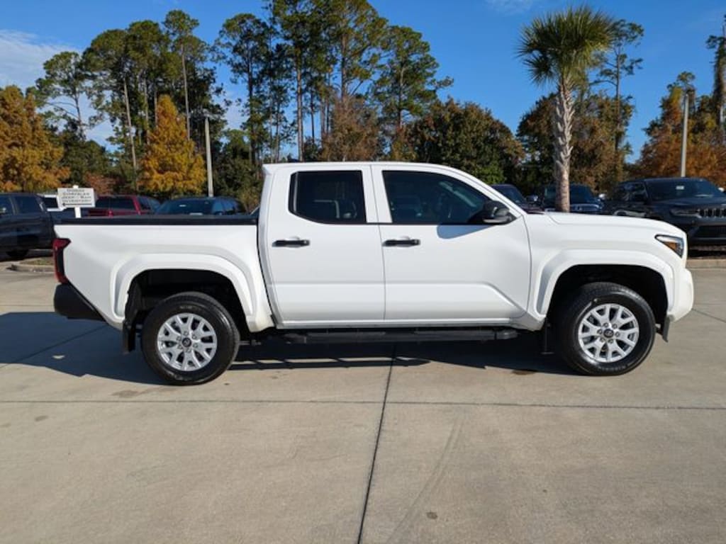 Used 2024 Toyota Tacoma SR Truck Double Cab
