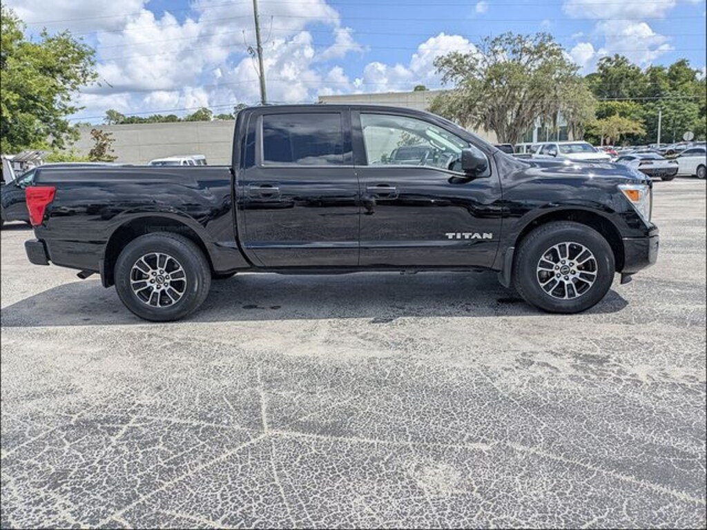 Used 2024 Nissan Titan SV Truck Crew Cab