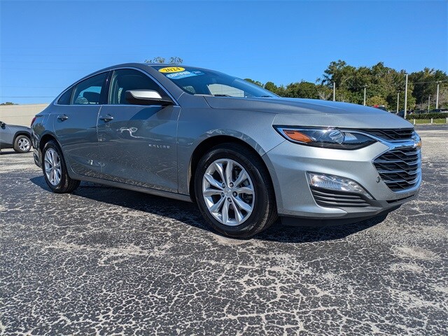 2024 Chevrolet Malibu 1LT photo 2
