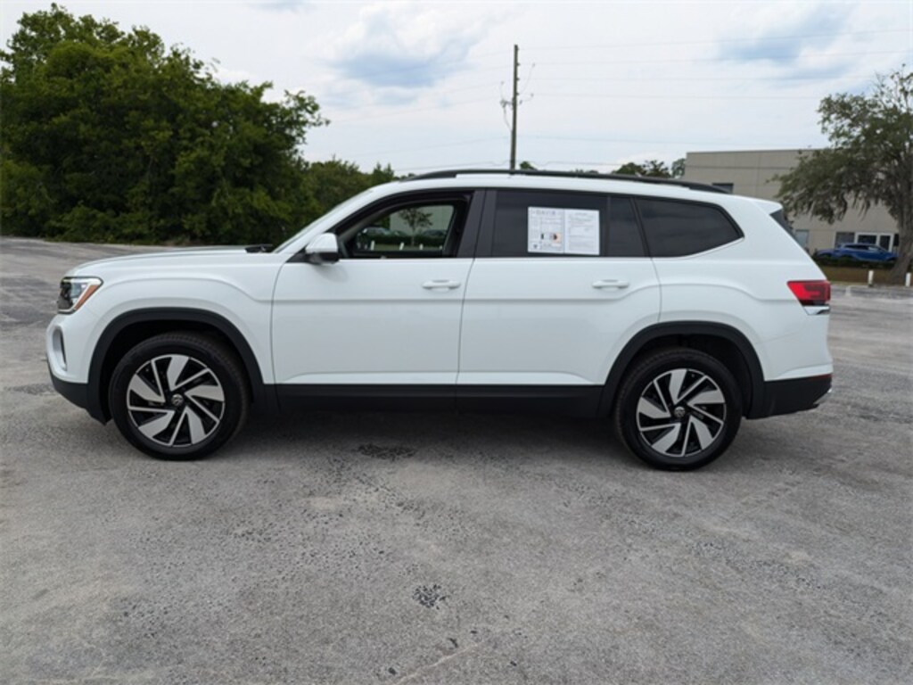Used 2024 Volkswagen Atlas 2.0T SE w/Technology SUV