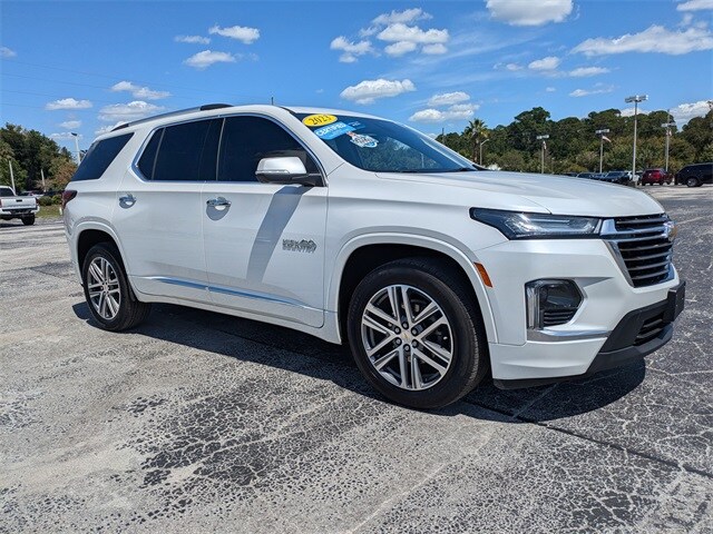 2023 Chevrolet Traverse High Country photo 2
