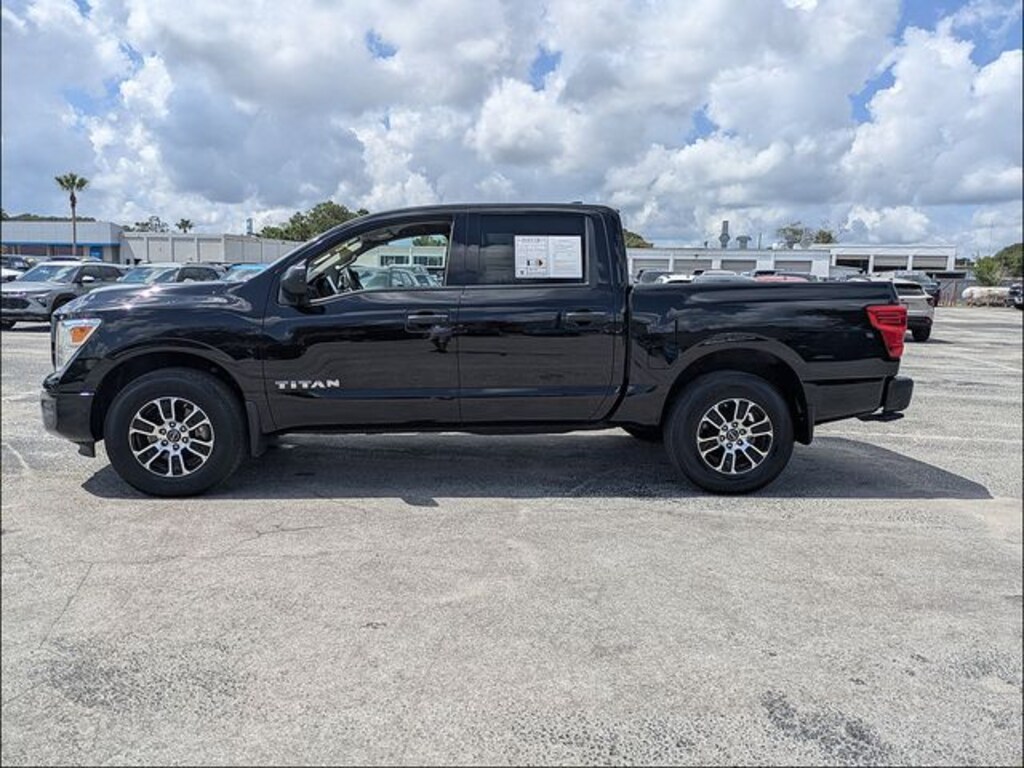Used 2024 Nissan Titan SV Truck Crew Cab