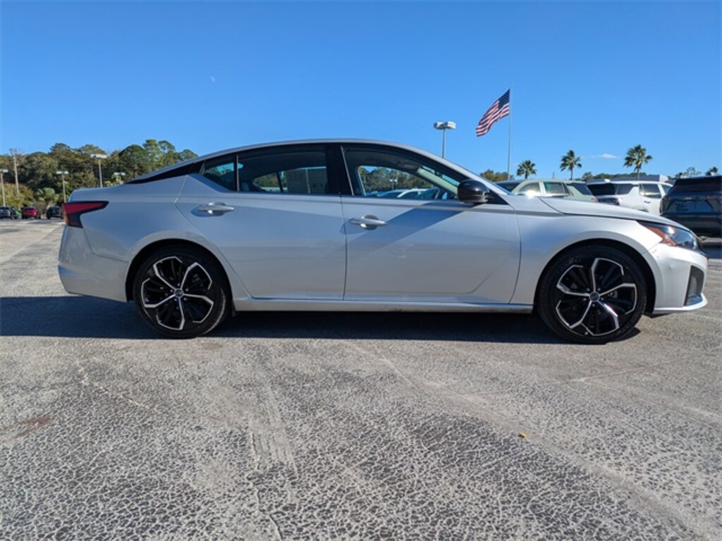 Used 2024 Nissan Altima 2.5 SR Sedan