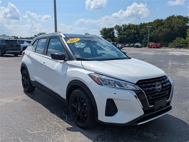 2023 Nissan Kicks SV photo 2