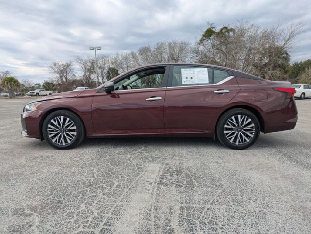 Used 2025 Nissan Altima SV Sedan