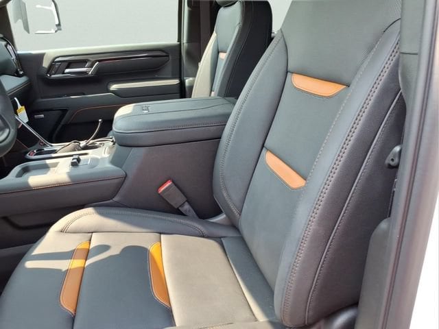 2026 GMC Sierra 3500HD AT4 - Photo 17