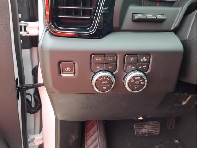 2026 GMC Sierra 3500HD AT4 - Photo 18
