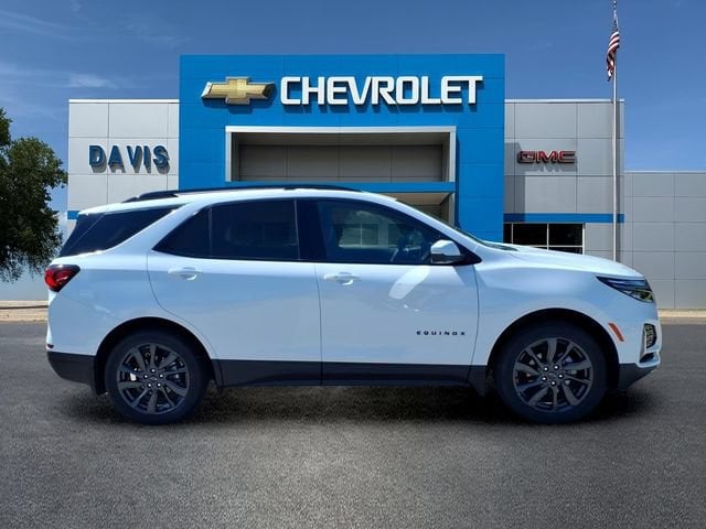 Used 2023 Chevrolet Equinox RS with VIN 3GNAXWEG9PL111109 for sale in Litchfield, Minnesota