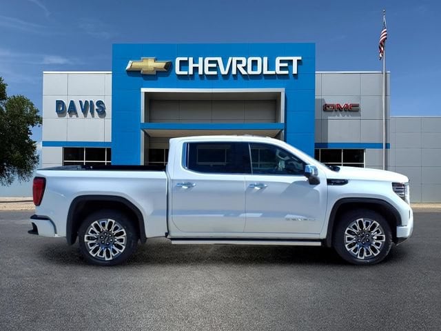 Used 2023 GMC Sierra 1500 Denali Denali Ultimate with VIN 1GTUUHEL2PZ164718 for sale in Litchfield, Minnesota
