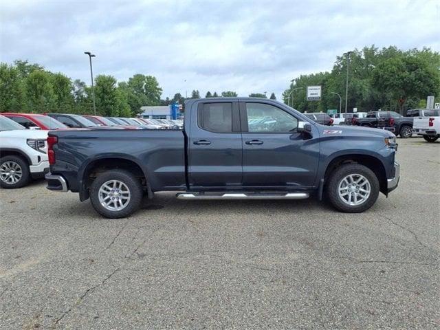 Used 2020 Chevrolet Silverado 1500 LT with VIN 1GCRYDED9LZ337690 for sale in Litchfield, Minnesota