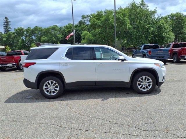 Used 2018 Chevrolet Traverse 1LT with VIN 1GNEVGKW7JJ268466 for sale in Litchfield, Minnesota