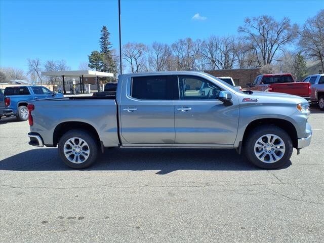 2025 Chevrolet Silverado 1500 LTZ photo 2
