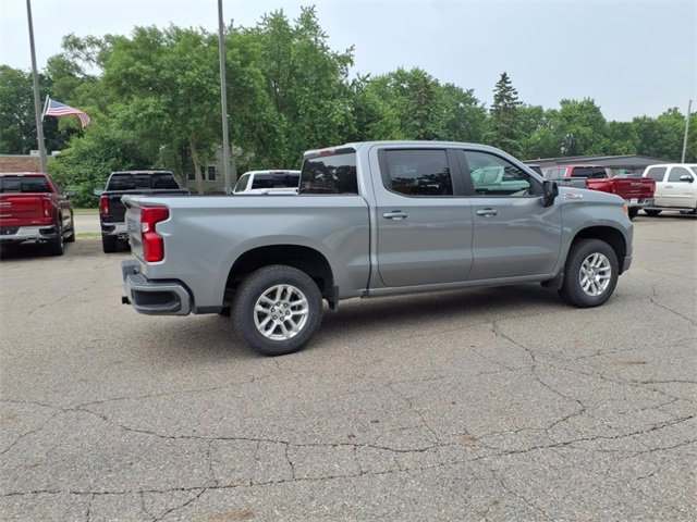 2023 Chevrolet Silverado 1500 RST photo 3