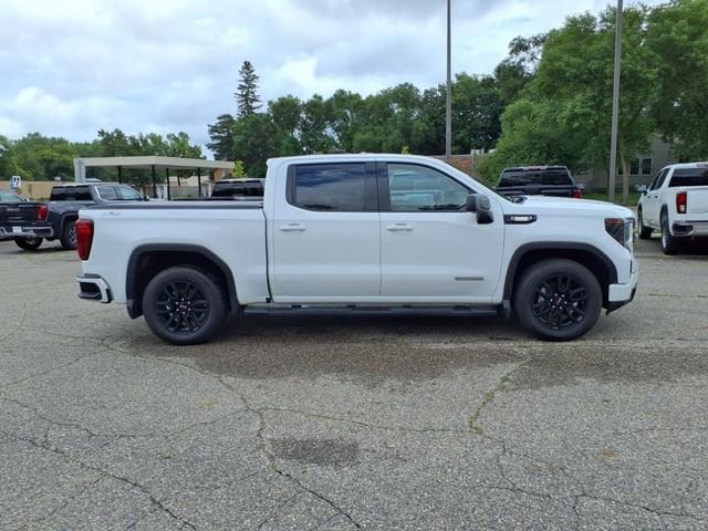Used 2022 GMC Sierra 1500 Elevation with VIN 3GTUUCET1NG598290 for sale in Litchfield, Minnesota