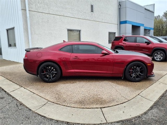 Used 2015 Chevrolet Camaro 2SS with VIN 2G1FJ1EW8F9249521 for sale in Litchfield, MN