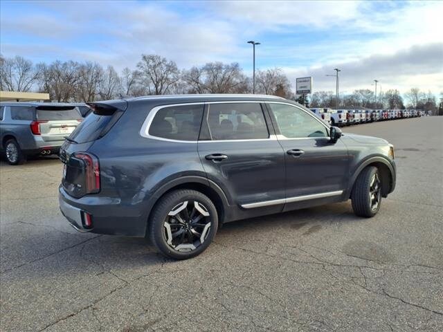 2023 Kia Telluride EX photo 3
