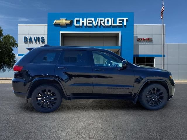 Used 2018 Jeep Grand Cherokee Altitude with VIN 1C4RJFAG3JC274215 for sale in Litchfield, Minnesota