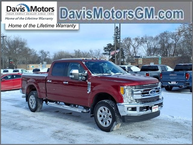 2017 Ford F-350 Super Duty Lariat's photo