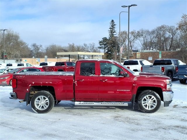 Used 2019 Chevrolet Silverado 1500 LD LT with VIN 2GCVKPEC2K1104766 for sale in Litchfield, Minnesota
