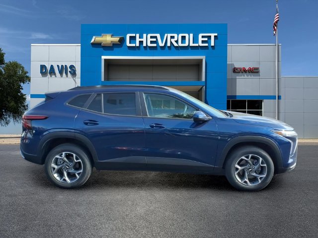 Used 2024 Chevrolet Trax LT with VIN KL77LHE27RC125522 for sale in Litchfield, Minnesota