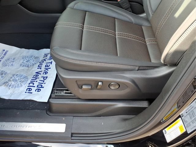2026 Chevrolet Suburban High Country - Photo 18