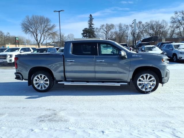 Used 2021 Chevrolet Silverado 1500 High Country with VIN 1GCUYHED0MZ345793 for sale in Litchfield, Minnesota