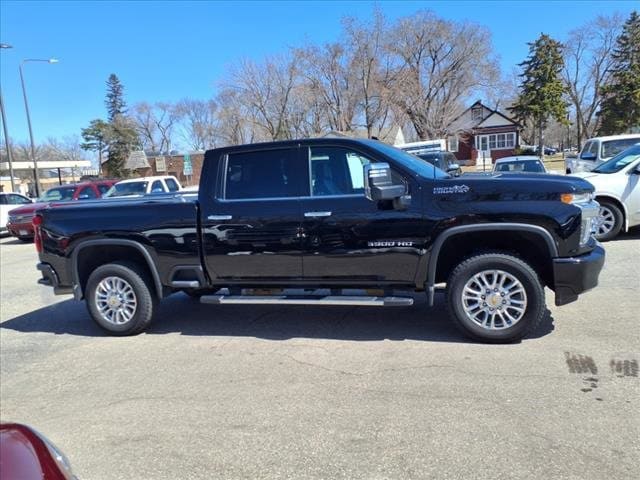 Used 2022 Chevrolet Silverado 3500HD High Country with VIN 2GC4YVEY8N1224926 for sale in Litchfield, Minnesota