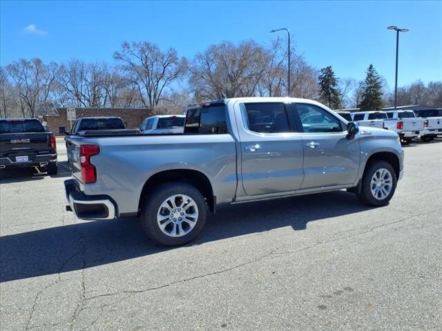2025 Chevrolet Silverado 1500 LTZ photo 3