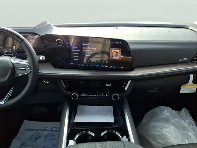2026 Chevrolet Suburban High Country - Photo 12