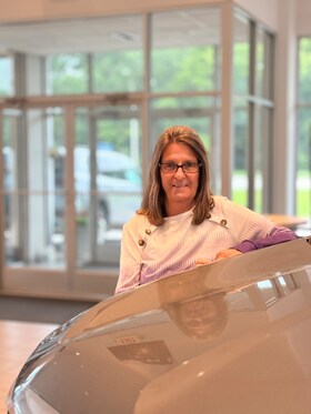 Staff member Lynn Anderson from ID_38eb14