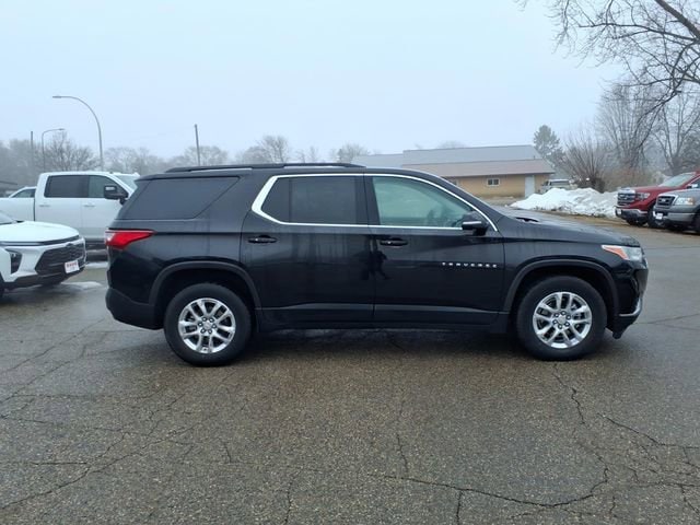 Used 2021 Chevrolet Traverse 1LT with VIN 1GNEVGKW6MJ124086 for sale in Litchfield, Minnesota