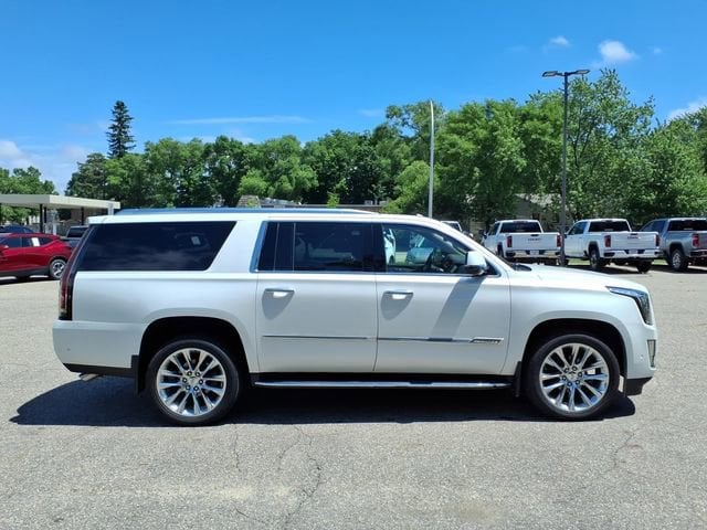 Used 2019 Cadillac Escalade ESV Luxury with VIN 1GYS4HKJ4KR391132 for sale in Litchfield, Minnesota