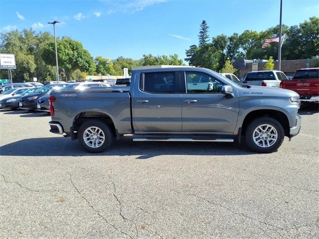 Used 2021 Chevrolet Silverado 1500 LT with VIN 1GCUYDED0MZ412174 for sale in Litchfield, Minnesota