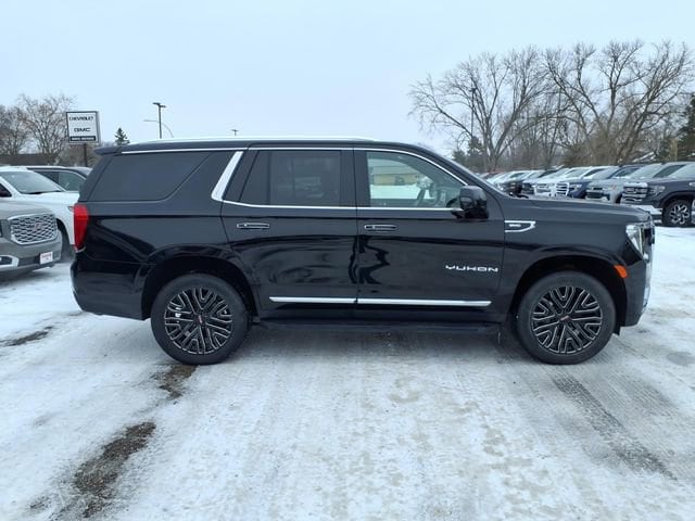 Used 2022 GMC Yukon SLT with VIN 1GKS2BKD8NR108680 for sale in Litchfield, Minnesota