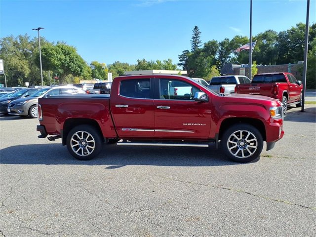 2022 Gmc Canyon Denali photo 2