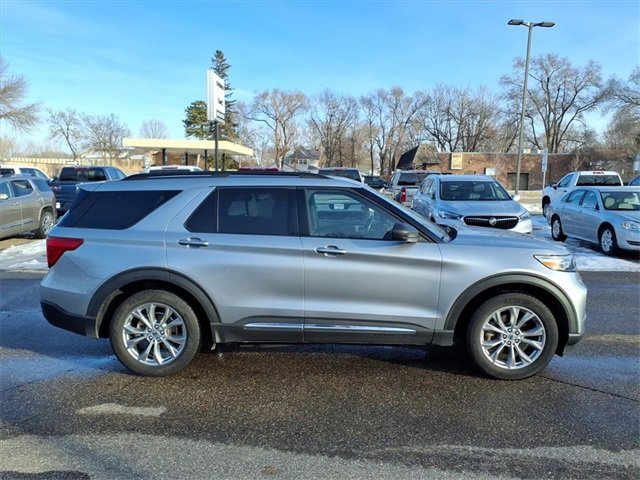 Used 2020 Ford Explorer XLT with VIN 1FMSK8DH4LGB89132 for sale in Litchfield, Minnesota