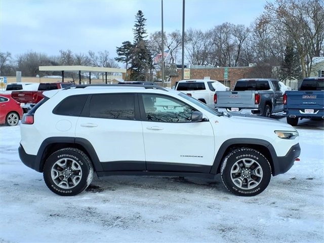 Used 2019 Jeep Cherokee Trailhawk with VIN 1C4PJMBX5KD360938 for sale in Litchfield, Minnesota